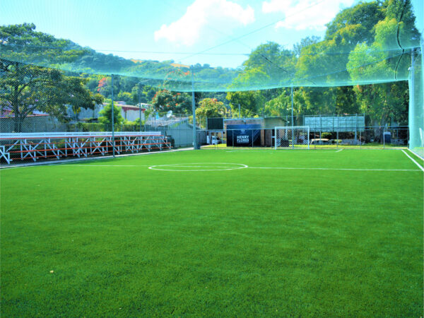 DISAL remodela cancha Las Colinas para beneficio de la comunidad