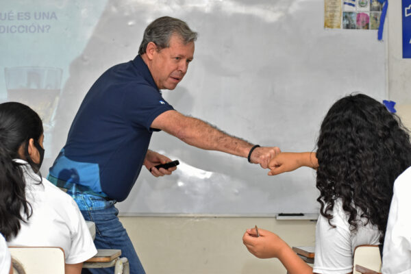 “Pospone y Disfrutarás” debuta en las escuelas públicas